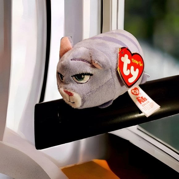 TEENY TYS SECRET LIFE OF PETS Chloe 4" - Picture 1 of 4